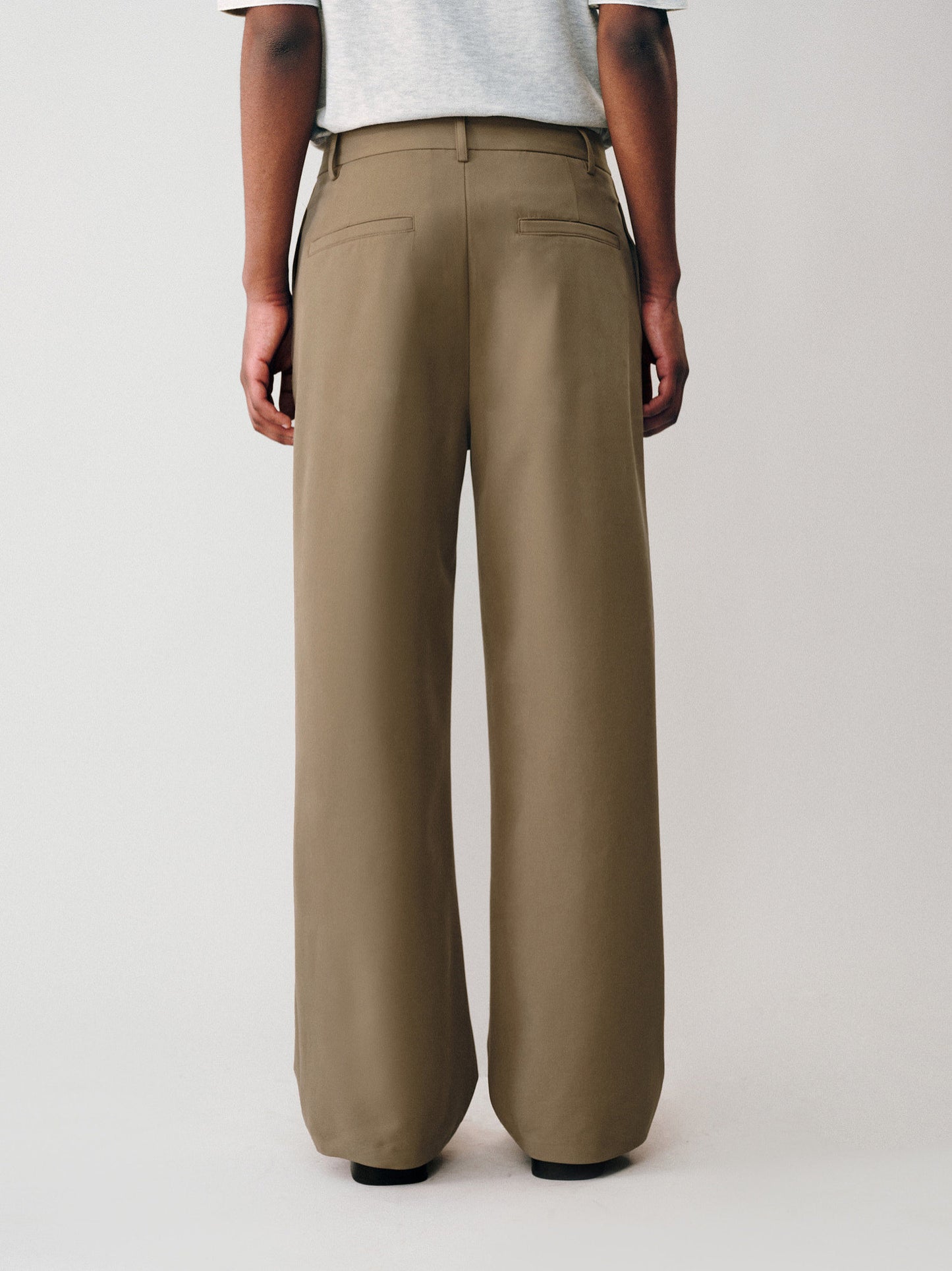 사이드 플리츠 캐주얼 팬츠