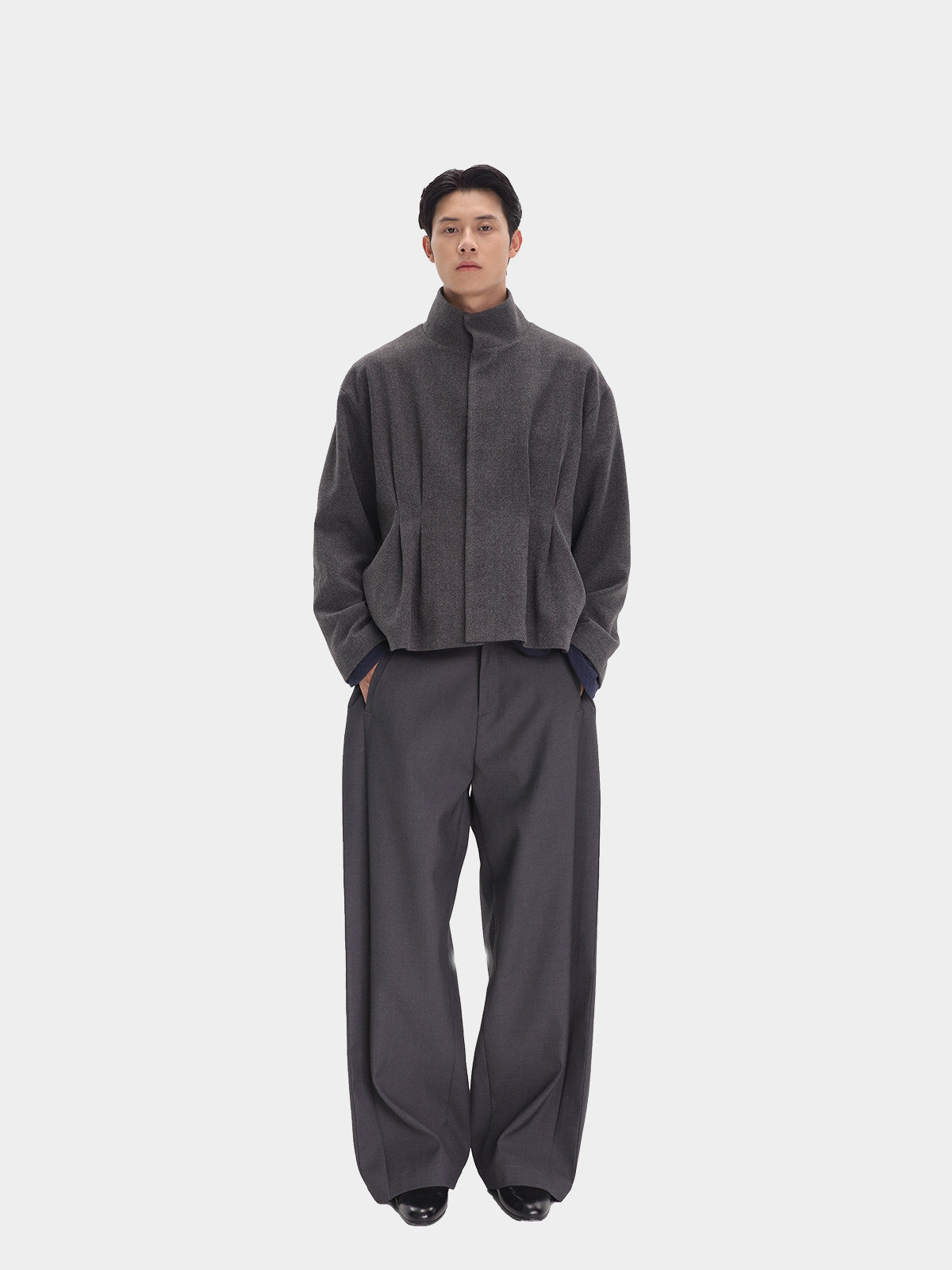 Pleated woolen jacket