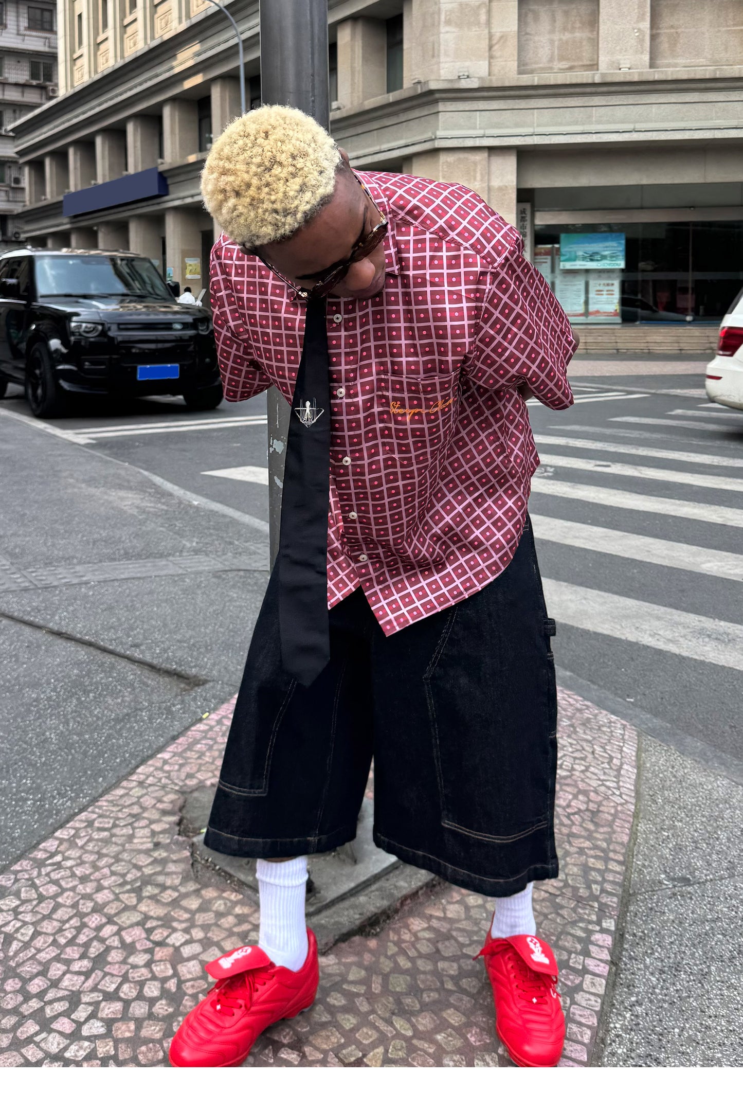 Short wide box lapel shirt