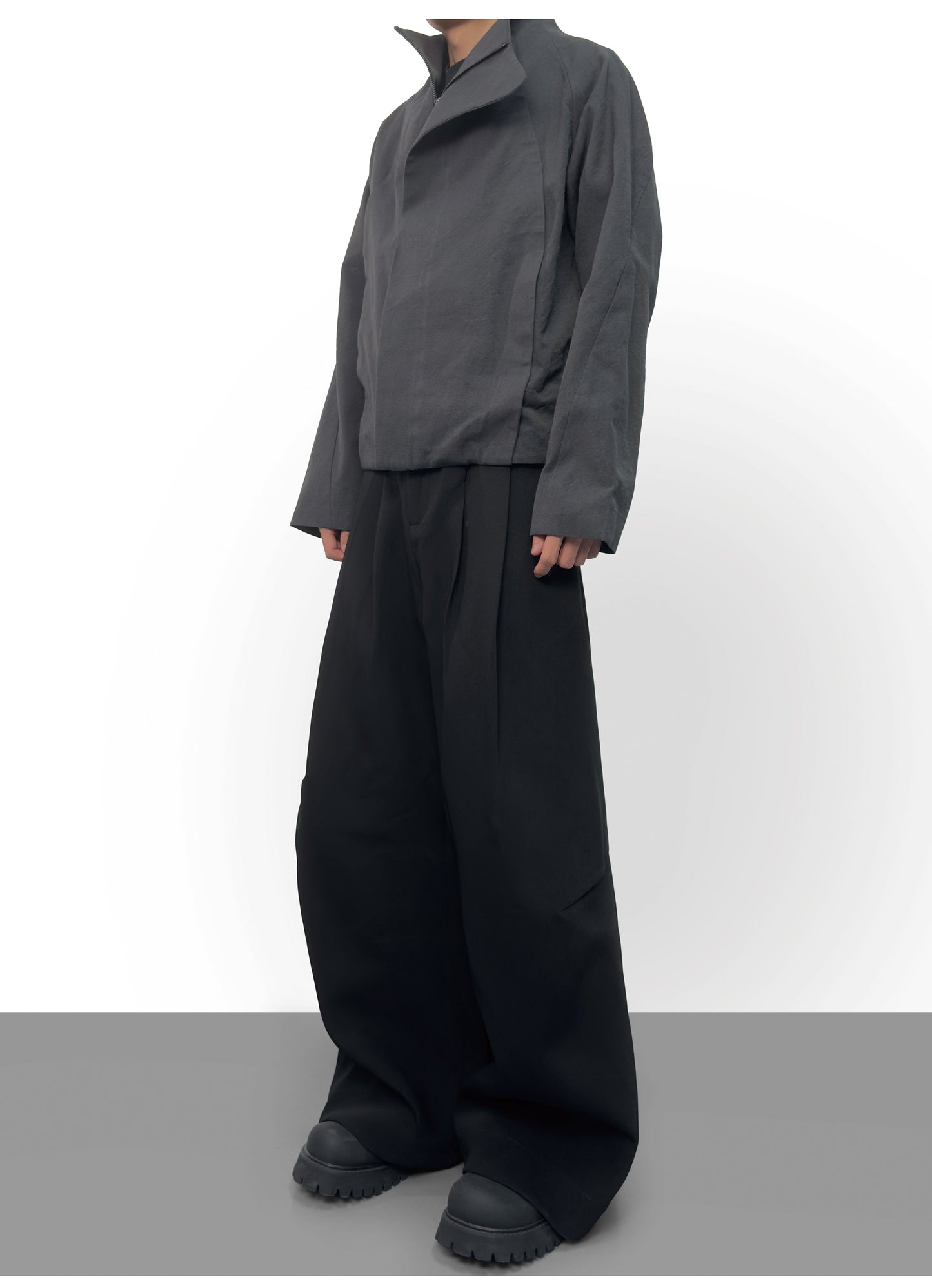 Pleated wide pants