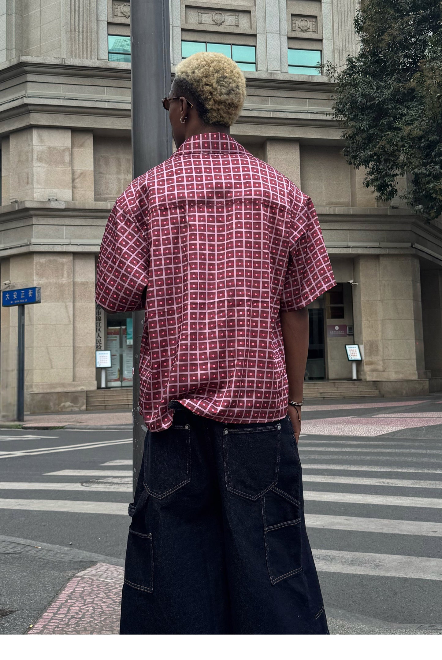 Short wide box lapel shirt