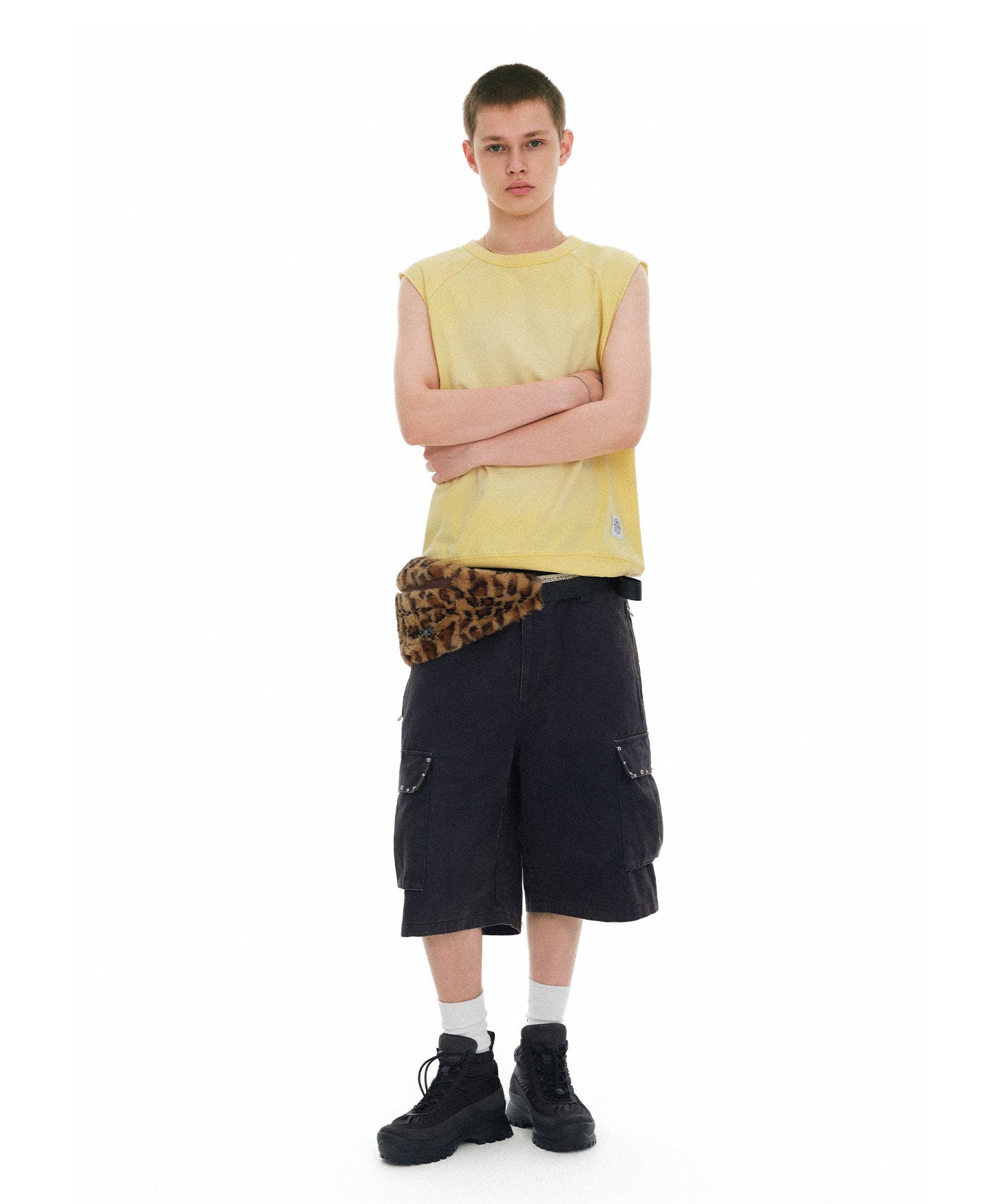 Multi-Pocket Loose Shorts