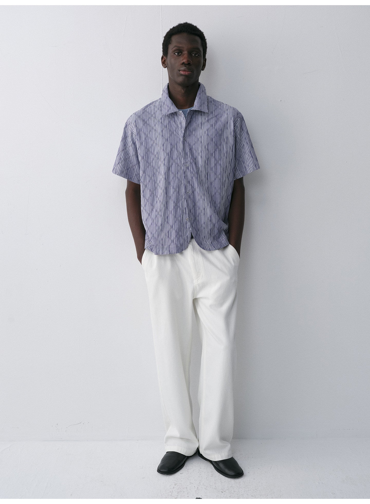 Pleated short-lapel shirt