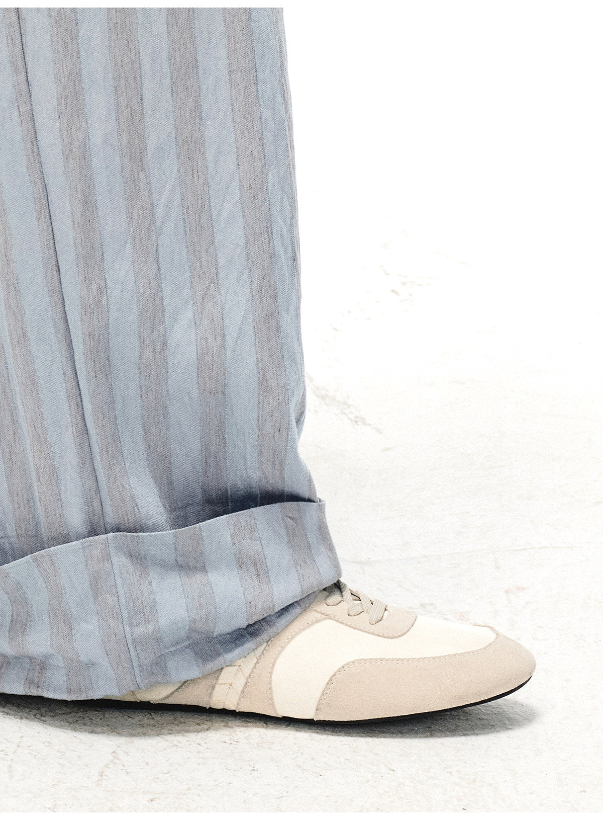 Low-profile training shoes
