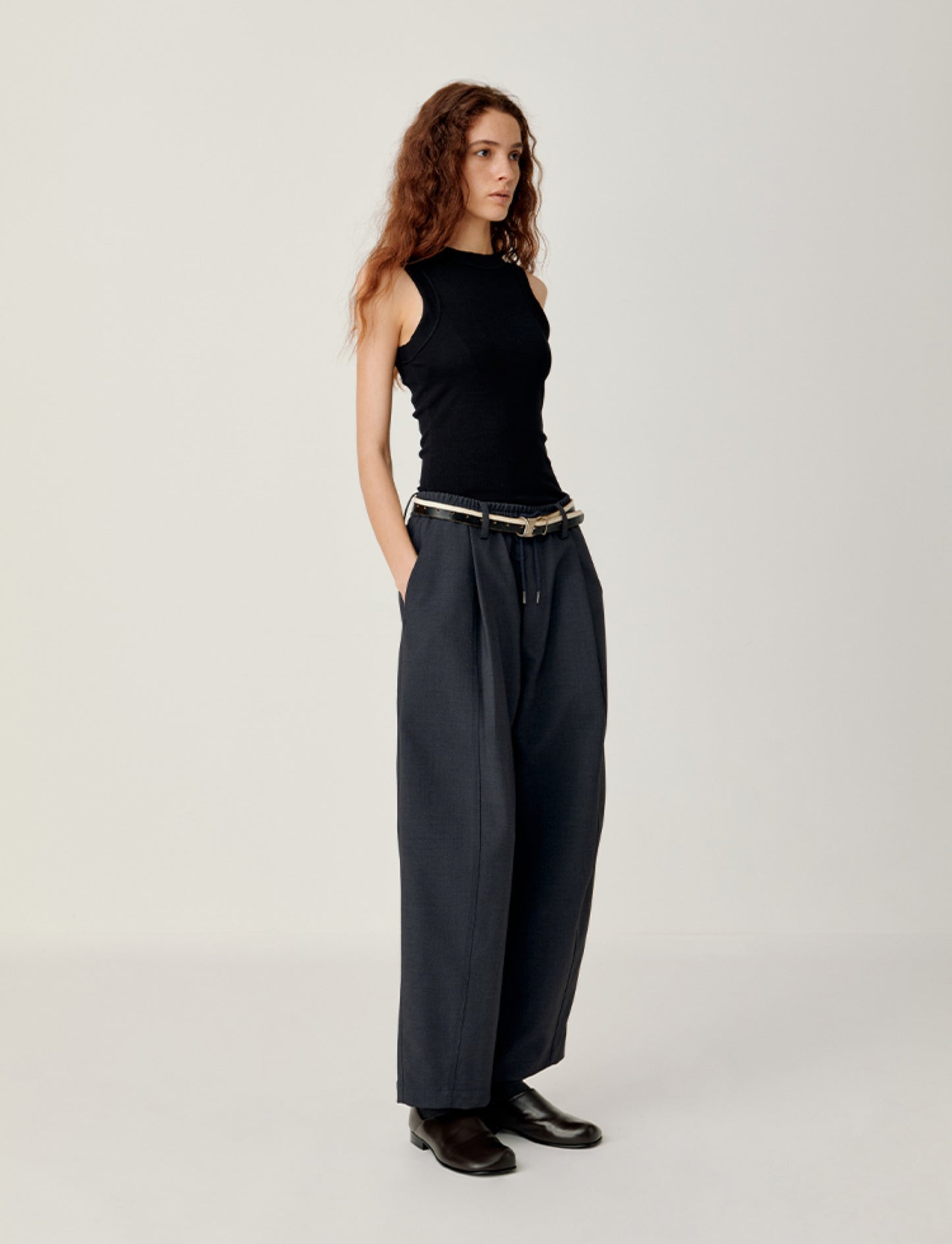 Loose-fitting draped casual pants