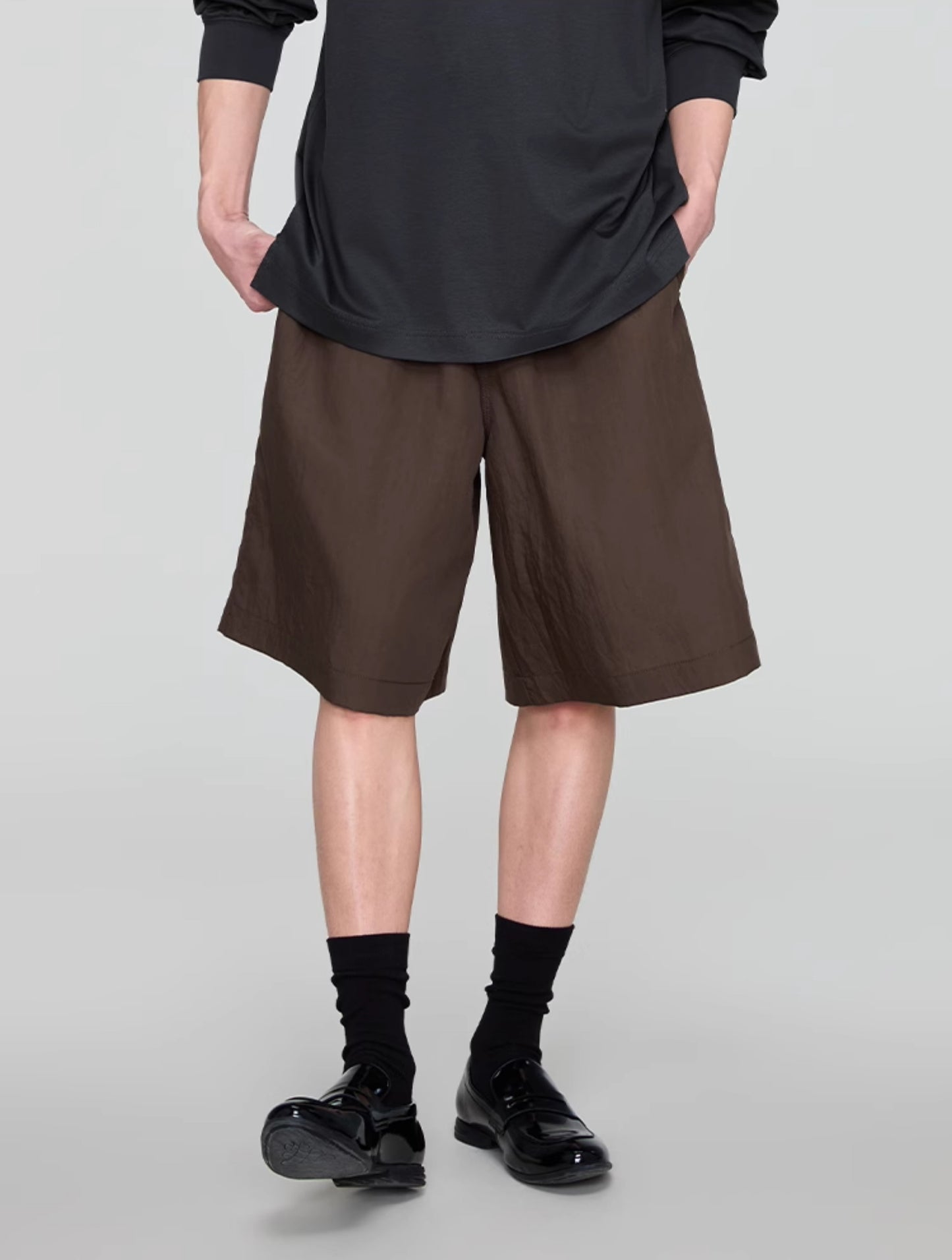 Elastic waist casual shorts