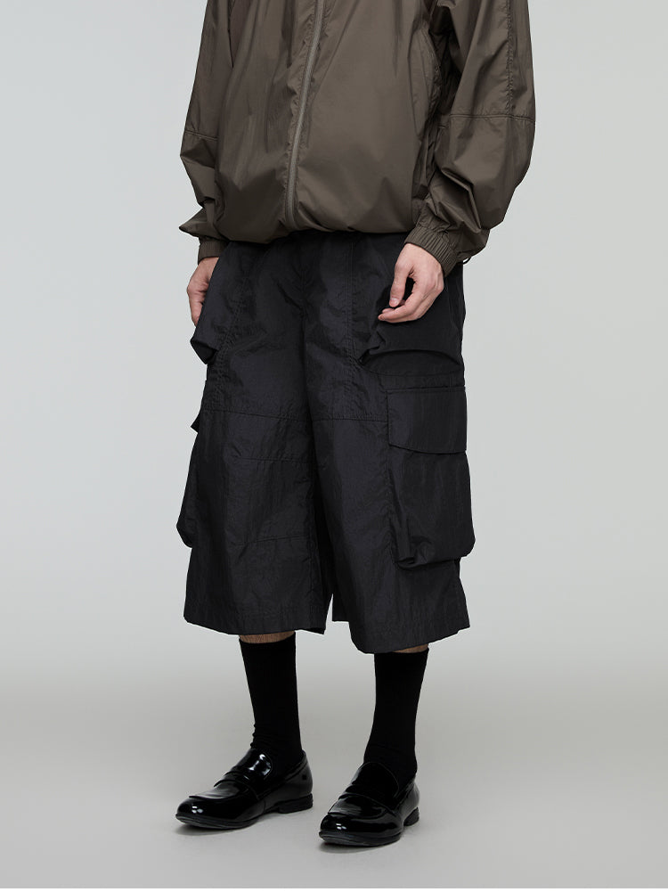 Cropped pants with adjustable waist