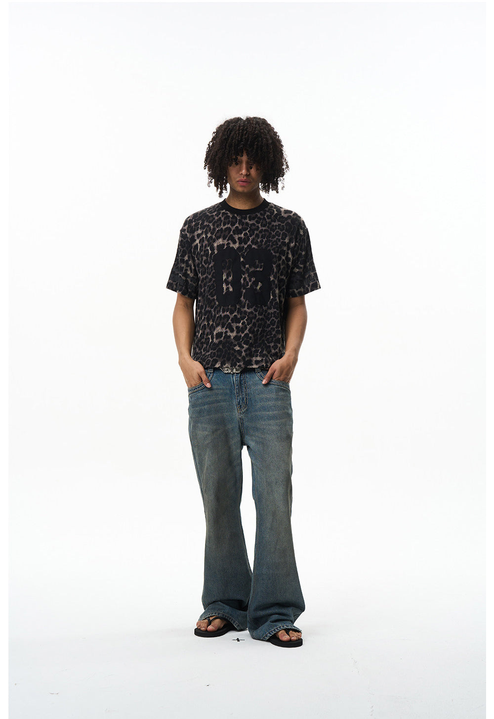 Leopard-Print Number Patch Round-Neck Half-Sleeve T-Shirt