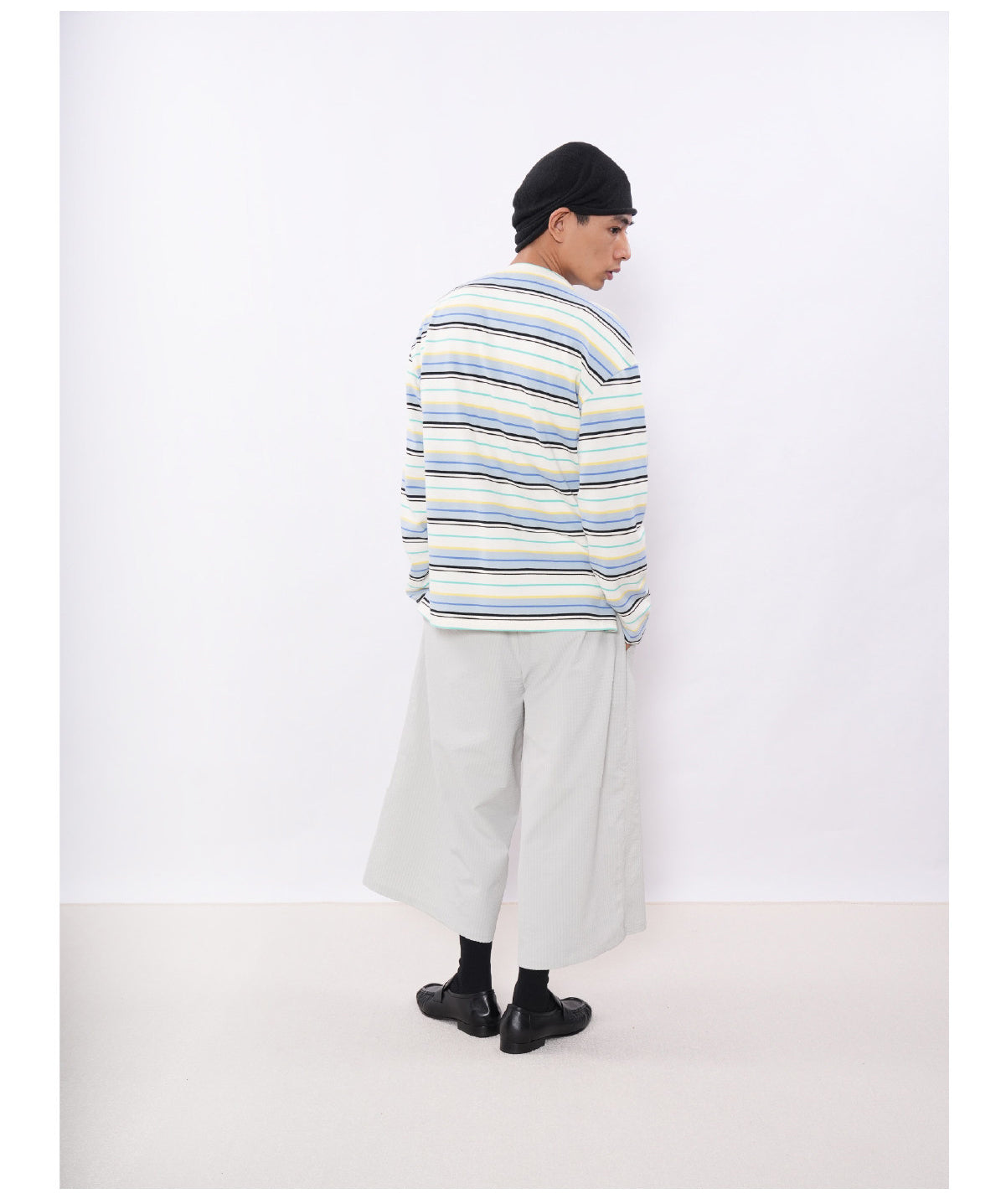 Casual 3/4-Length Pants with Pleated Waistband