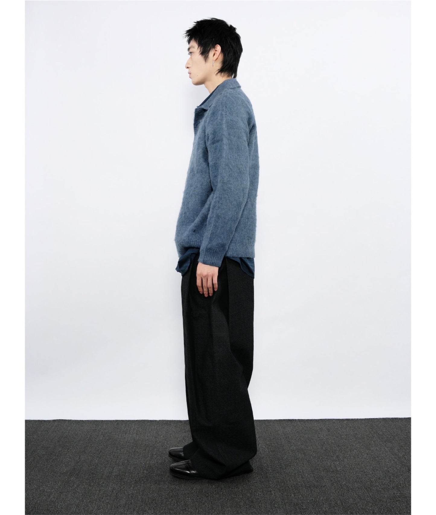 Mix-Color Yarn Collared Sweater