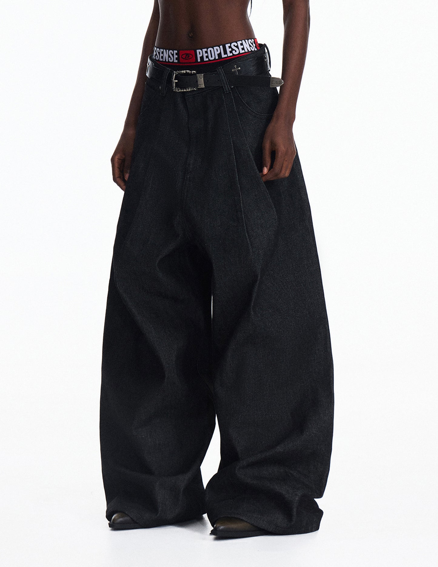Pleated Baggy Jeans