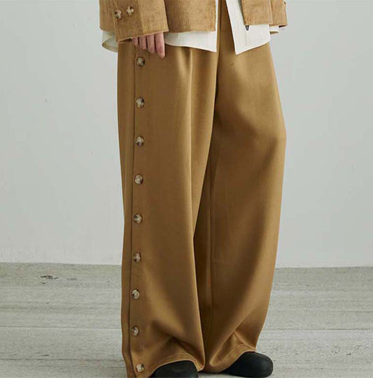 Button-slit wide casual pants