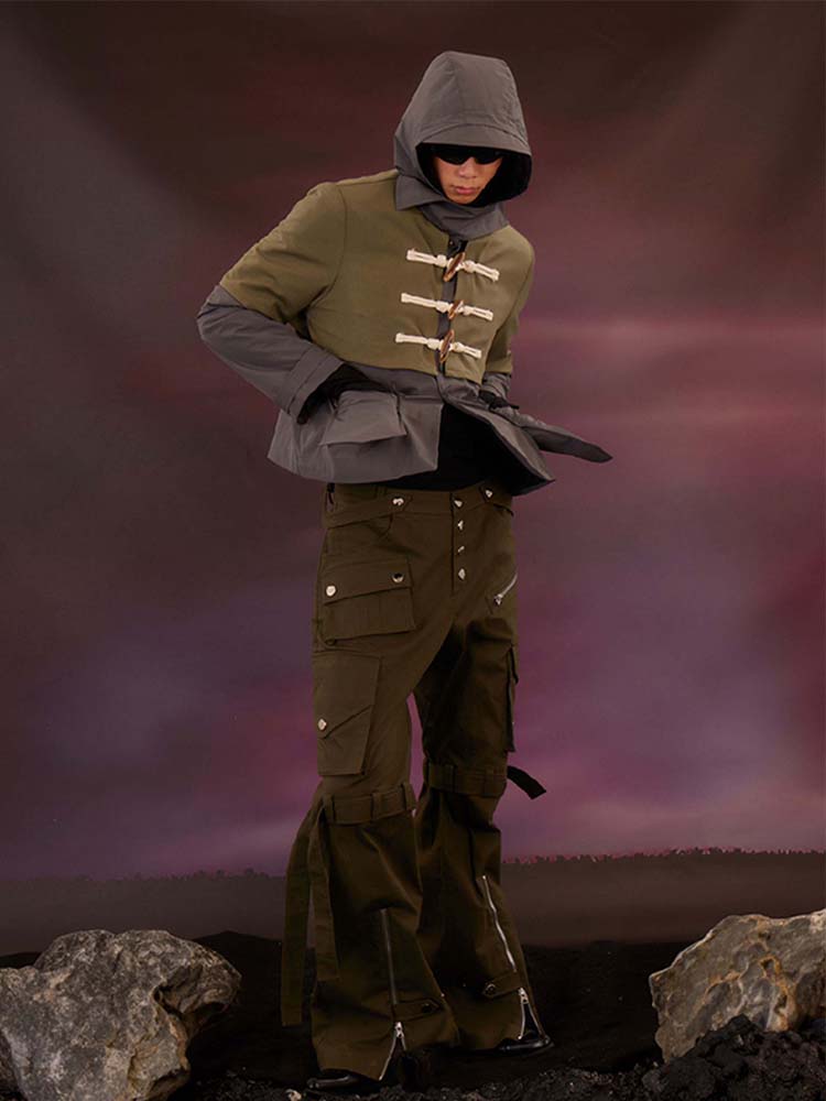 Short jacket with large pockets and hood
