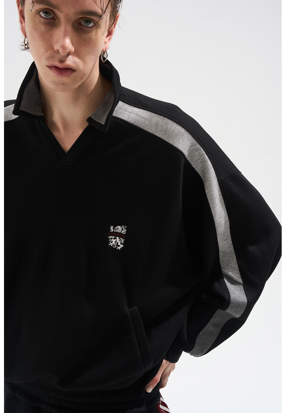 Embroidered Contrast Color Sweatshirt