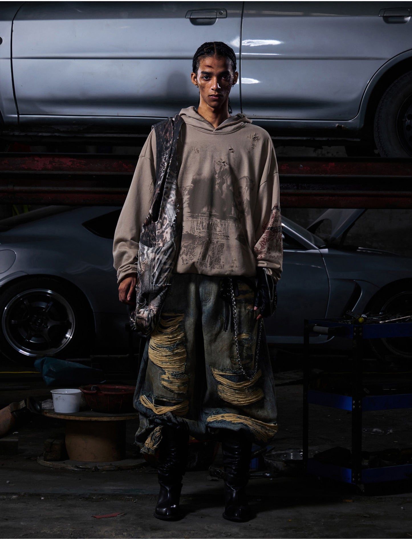 Wild Damage Curved Jeans