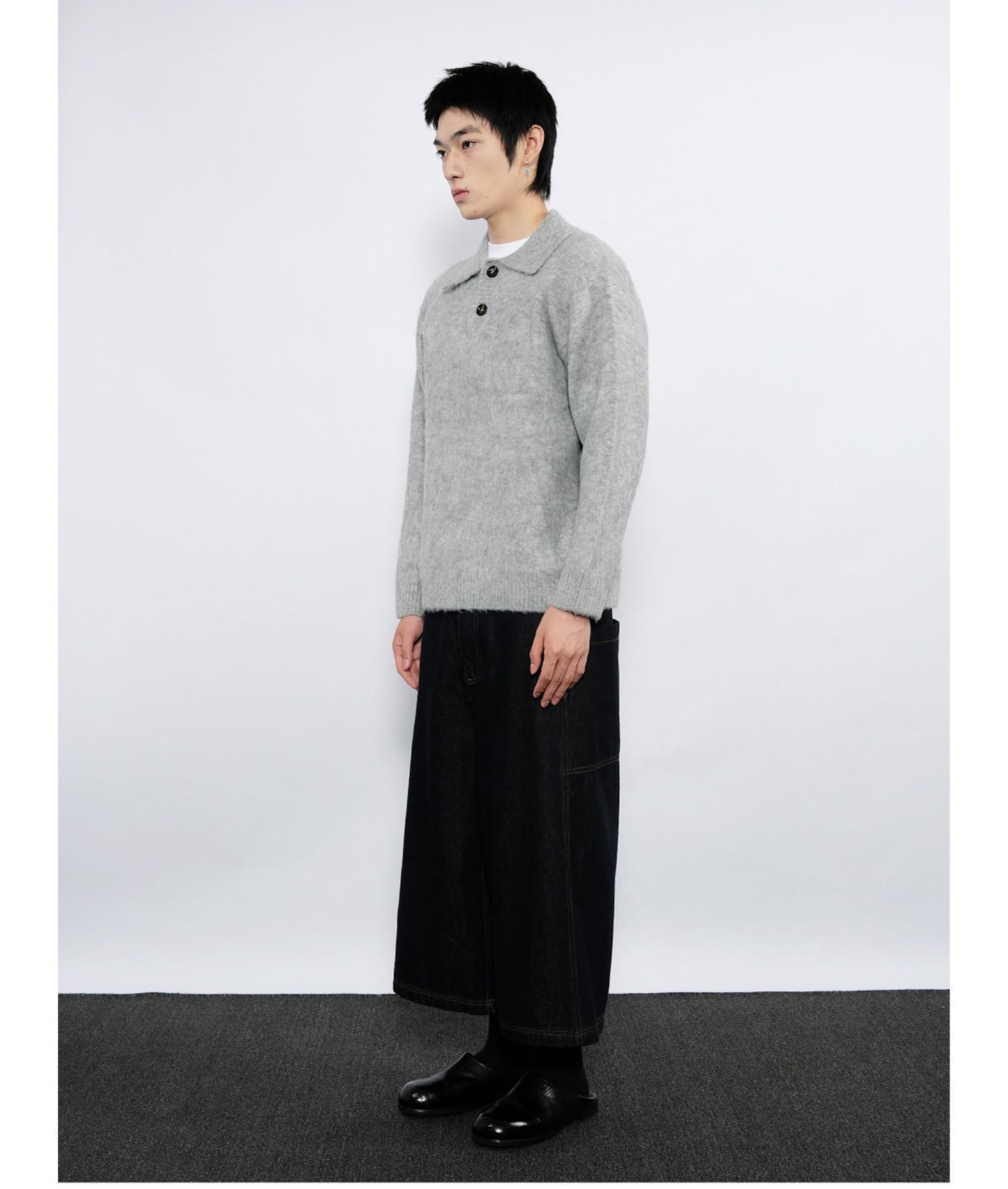 Mix-Color Yarn Collared Sweater