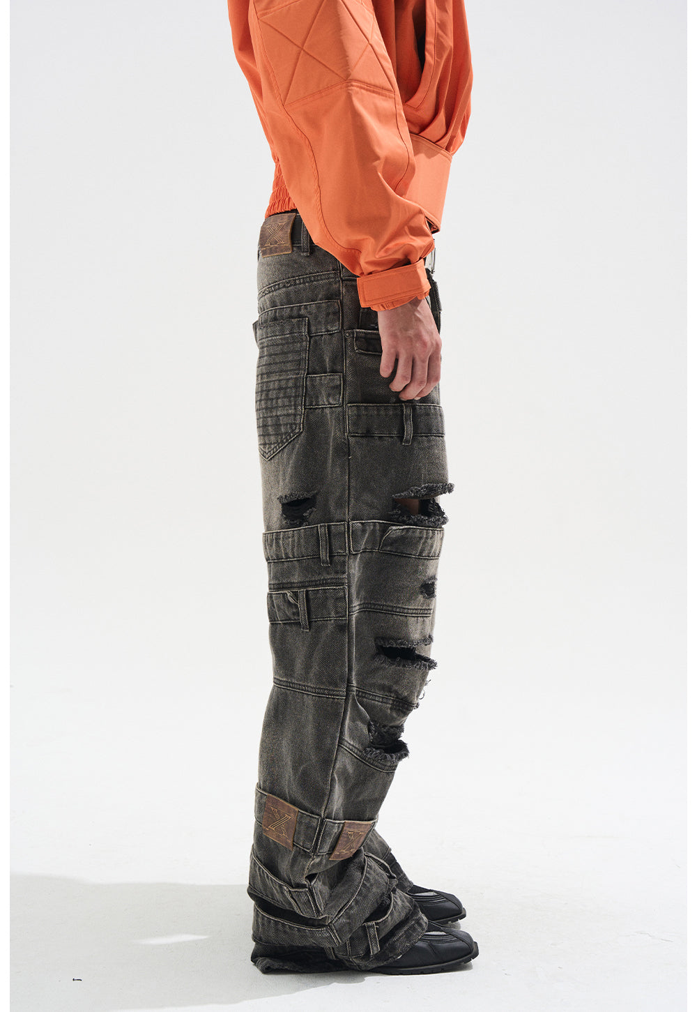 Ash-washed baggy jeans