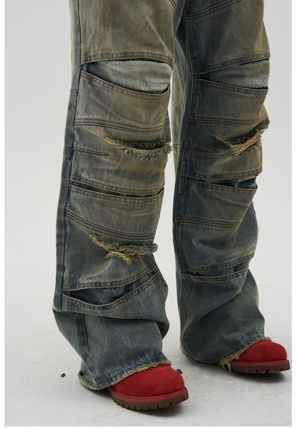 Split Wash Dirty Jeans