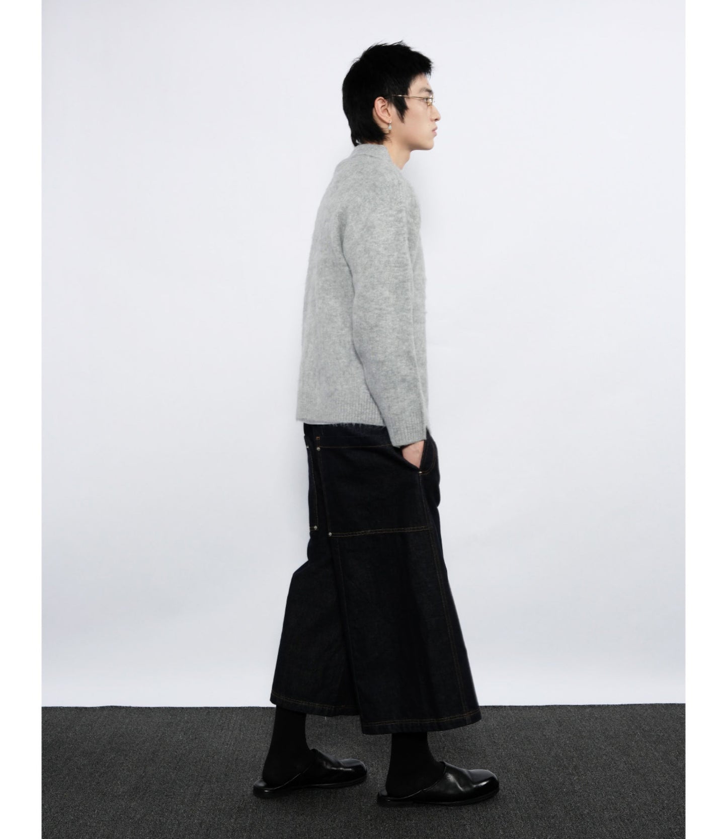 Mix-Color Yarn Collared Sweater