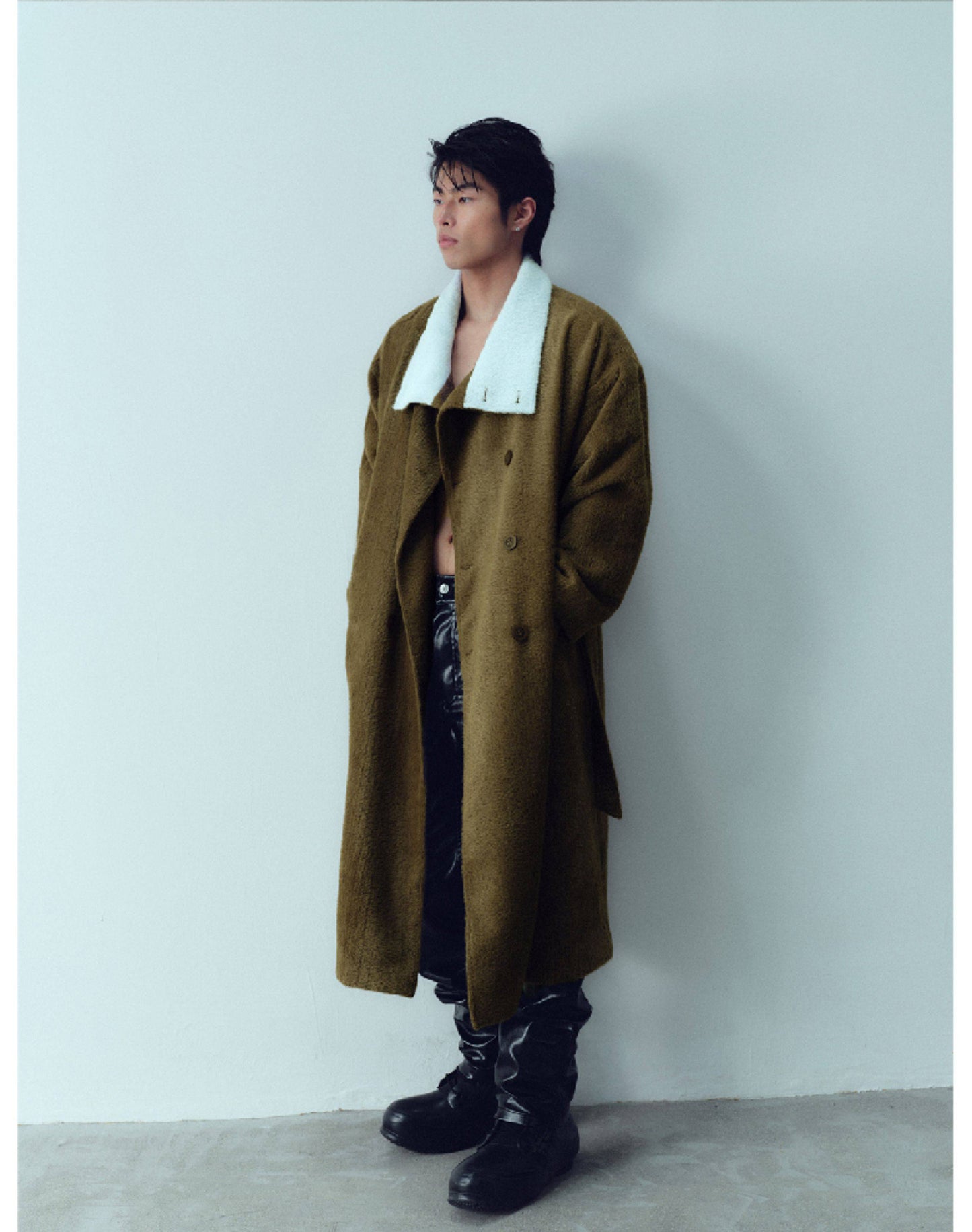 Double-breasted collar coat