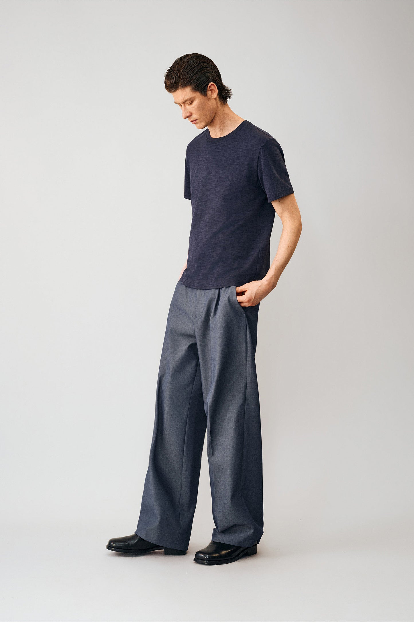Shiny Single-Pleat Casual Pants